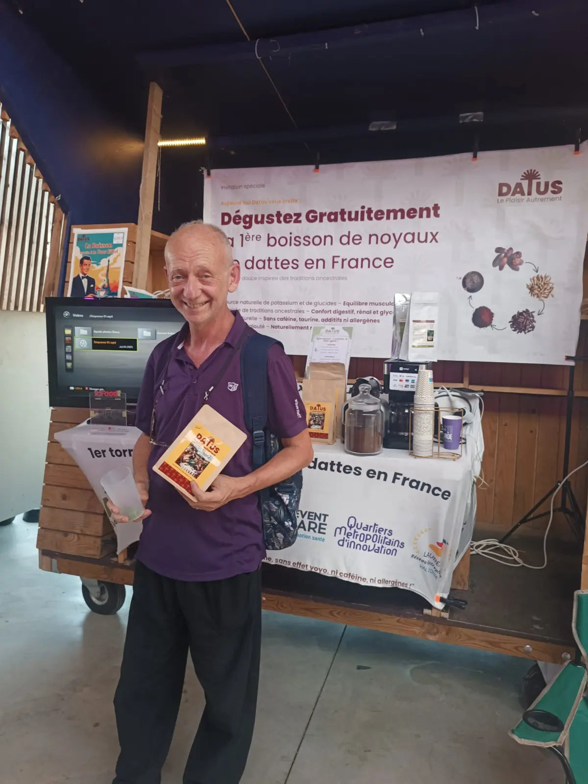 Présentation du sachet DATUS, produit artisanal issu de la valorisation des dattes.
